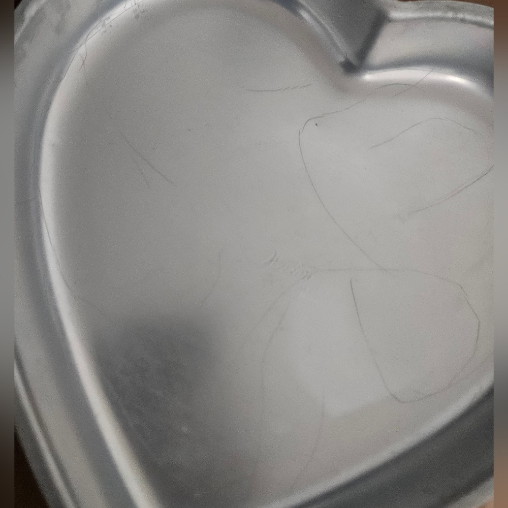 Wilton Set Of Two Heart Pans! - Picture 3 of 5